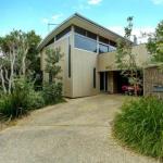 STYLISH HOLIDAY HOME OPPOSITE SURF - Accommodation Sydney 0