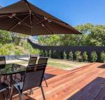 Caxton Beach House hot tub spa - Accommodation Sydney