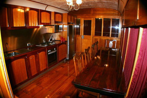 Carriages Spa Retreat - Sydney 4u 1
