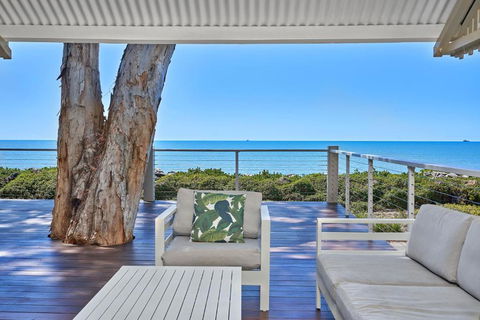 Decked Out By The Sea - Sydney 4u 1