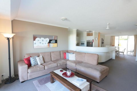 Visit The Cote DAzur In Sunshine Beach - Accommodation Sydney 4