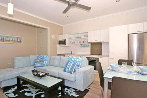 Yamba Daze Sunset Pet Friendly - Accommodation Sydney 6