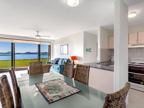 Soldiers Point Road Harbourside Unit 02 07 - Sydney 4u 1