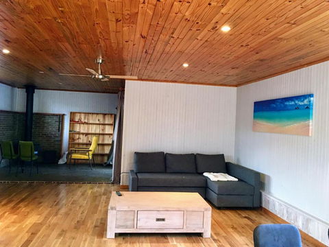 Romantic Getaway With Spa & Wifi Pet Friendly - Sydney 4u 4