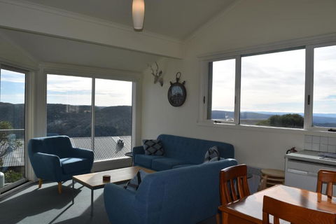 Razorback 8 - Accommodation Sydney 2