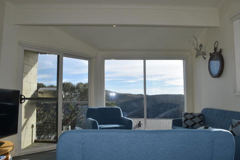 Razorback 8 - Accommodation Sydney 1