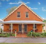Eliza 1875 Red Brick Duplex Townhouse - Sydney 4u