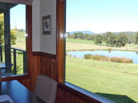 Raynella Alpaca Farmstay - Sydney 4u 4