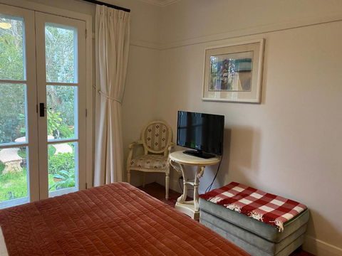 Aashay B & B - Sydney 4u 6
