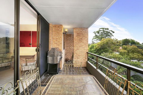 Sunny & Spacious Two Bdr Apt SPF13 - Accommodation Sydney 4