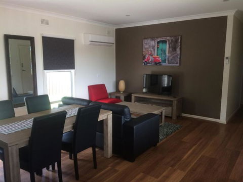 Costa Park Cottage Dio Armidale - Sydney 4u 4