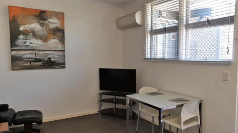 Getaway Villas Unit 38 4 1 Bedroom Self Contained Accommodation - Sydney 4u 2