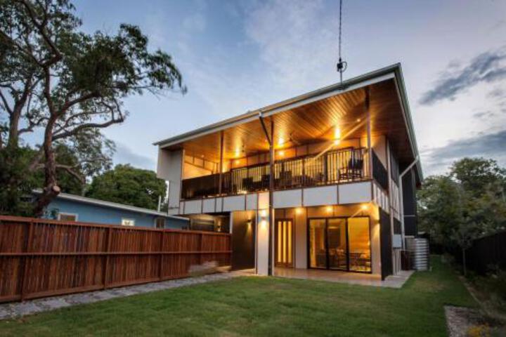 North Stradbroke Island QLD Accommodation Sydney