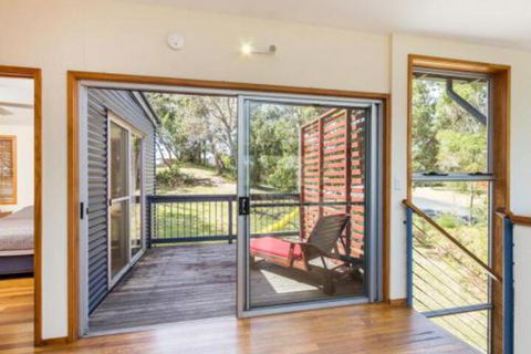 Blue Poles (Pets Allowed) - Accommodation Sydney 4