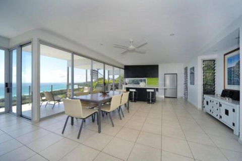 Oceanside 3 Bedrooms - Accommodation Sydney 2