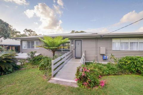 12 Merinda Crescent - Accommodation Sydney 0