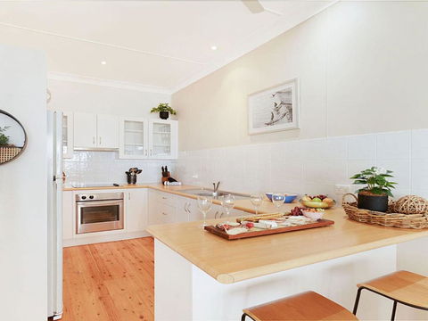 Ocean Blue Apartment One Oceanfront Apartment - Accommodation Sydney 5