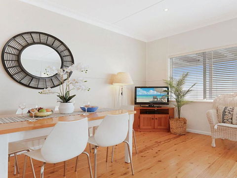 Ocean Blue Apartment One Oceanfront Apartment - Accommodation Sydney 1
