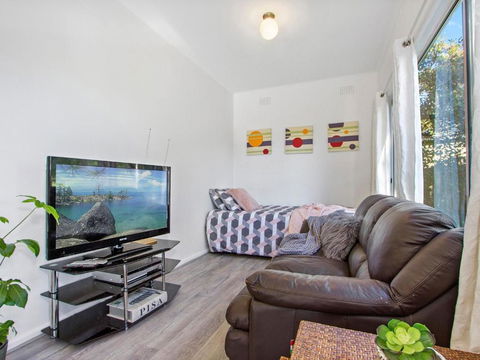 Beach Escape At Currarong Basic Family Accommodation - Accommodation Sydney 5