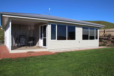 Penguin Seaside Farm - Accommodation Sydney 1