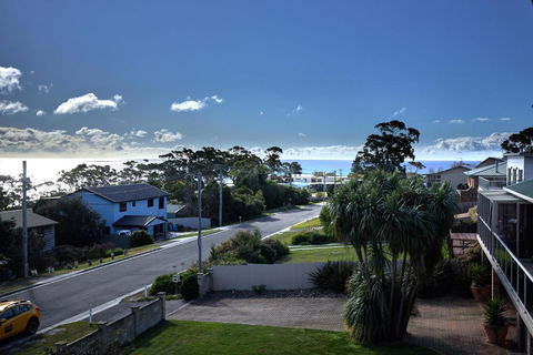 GRANITE BEACH HOUSE At Bay Of Fires - Sydney 4u 2