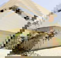 Fat Frog Beach Houses - Accommodation Sydney