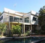 20 Orania Court Spacious home with swimming pool - Sydney 4u