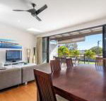 Unit 3 Rainbow Surf Modern double storey townhouse with large shared pool close to beach  shop - Accommodation Sydney