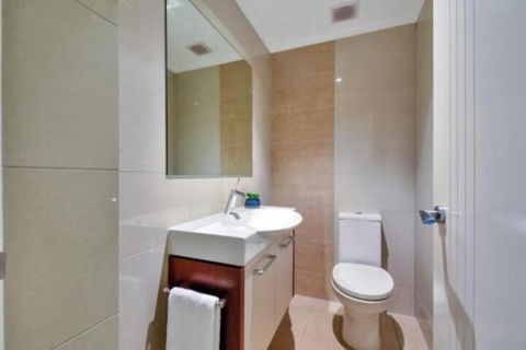 Oceana Darwin Central Oceanfront 3 Bedroom 2 Lounge Room Pool Gym Tennis Court Sleeps 9 - Accommodation Sydney 5