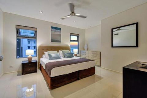 Oceana Darwin Central Oceanfront 3 Bedroom 2 Lounge Room Pool Gym Tennis Court Sleeps 9 - Accommodation Sydney 4