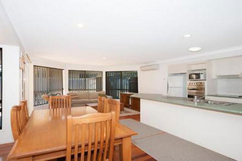 Seachange Foxtel Netflix WiFi - Accommodation Sydney 2