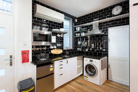 Industrial Central Apartment Shop 8 - Sydney 4u 6