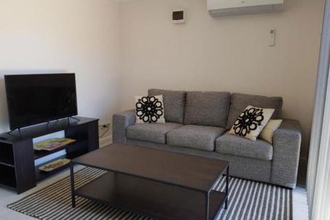 Excellent St. Granny Flat - Accommodation Sydney 4