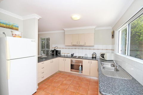 FANTASTIC HOLIDAY UNIT In A PERFECT LOCATION - Accommodation Sydney 6