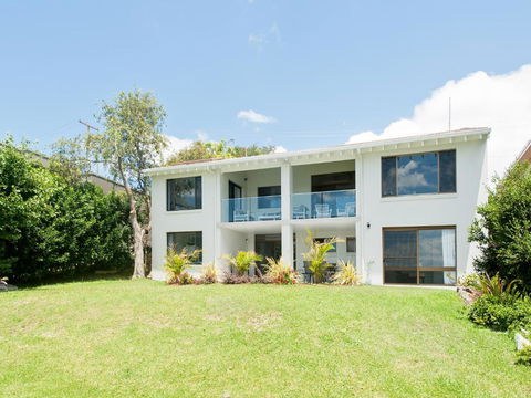 Baywatch Beachfront Bliss Executive Home - Sydney 4u 2