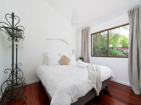 Baywatch Beachfront Bliss Executive Home - Sydney 4u 4