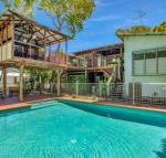 Geckos Rest Rainbow Shores Executive Beach House Pet Friendly Pool Wi fi - Accommodation Sydney