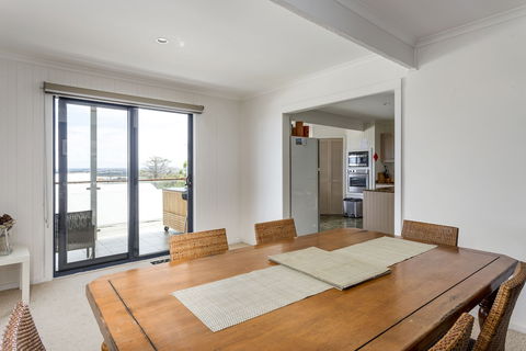 Sany Views - Sydney 4u 2