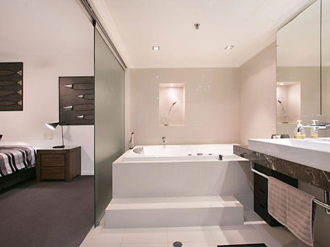 Seascape Apartments Unit 1201A Luxury Apartment With Views Of The Gold Coast & Hinterland - Accommodation Sydney 6