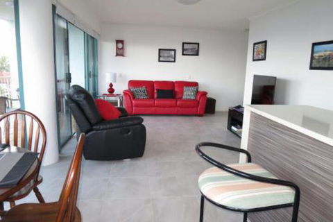 Deepwater Cove Unit 7 68 Lower Gay Terrace Bulcock Beach - Sydney 4u 2