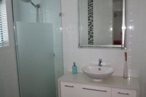 Deepwater Cove Unit 7 68 Lower Gay Terrace Bulcock Beach - Sydney 4u 5