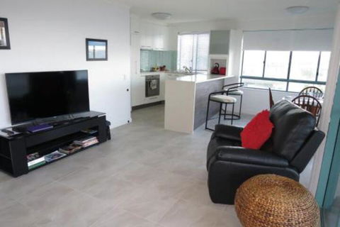 Deepwater Cove Unit 7 68 Lower Gay Terrace Bulcock Beach - Sydney 4u 3