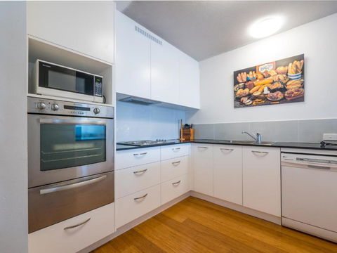 Seaspray U4 21 Warne Tce - Accommodation Sydney 2