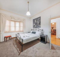 Camberwell Bright  Camberwell 5Bedder 2Bath Huge Classy Family home - Sydney 4u