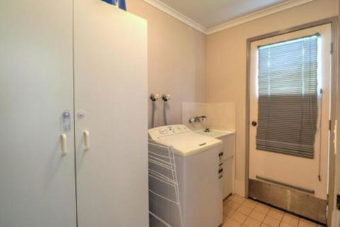 Affordable Holiday Home - Accommodation Sydney 3