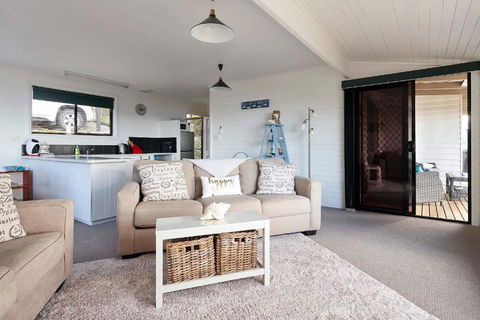 KINGFISHER COTTAGE Beachfront At The Binalong Bay - Sydney 4u 6