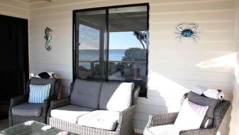 KINGFISHER COTTAGE Beachfront At The Binalong Bay - Sydney 4u 2