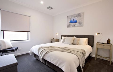 The Clyde Greenock - Sydney 4u 3