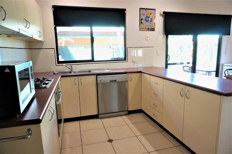 Ningaloo Breeze Villa 9 3 Bedroom Fully Self Contained Holiday Accommodation - Accommodation Sydney 6