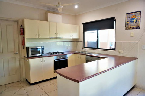 Ningaloo Breeze Villa 9 3 Bedroom Fully Self Contained Holiday Accommodation - Accommodation Sydney 3